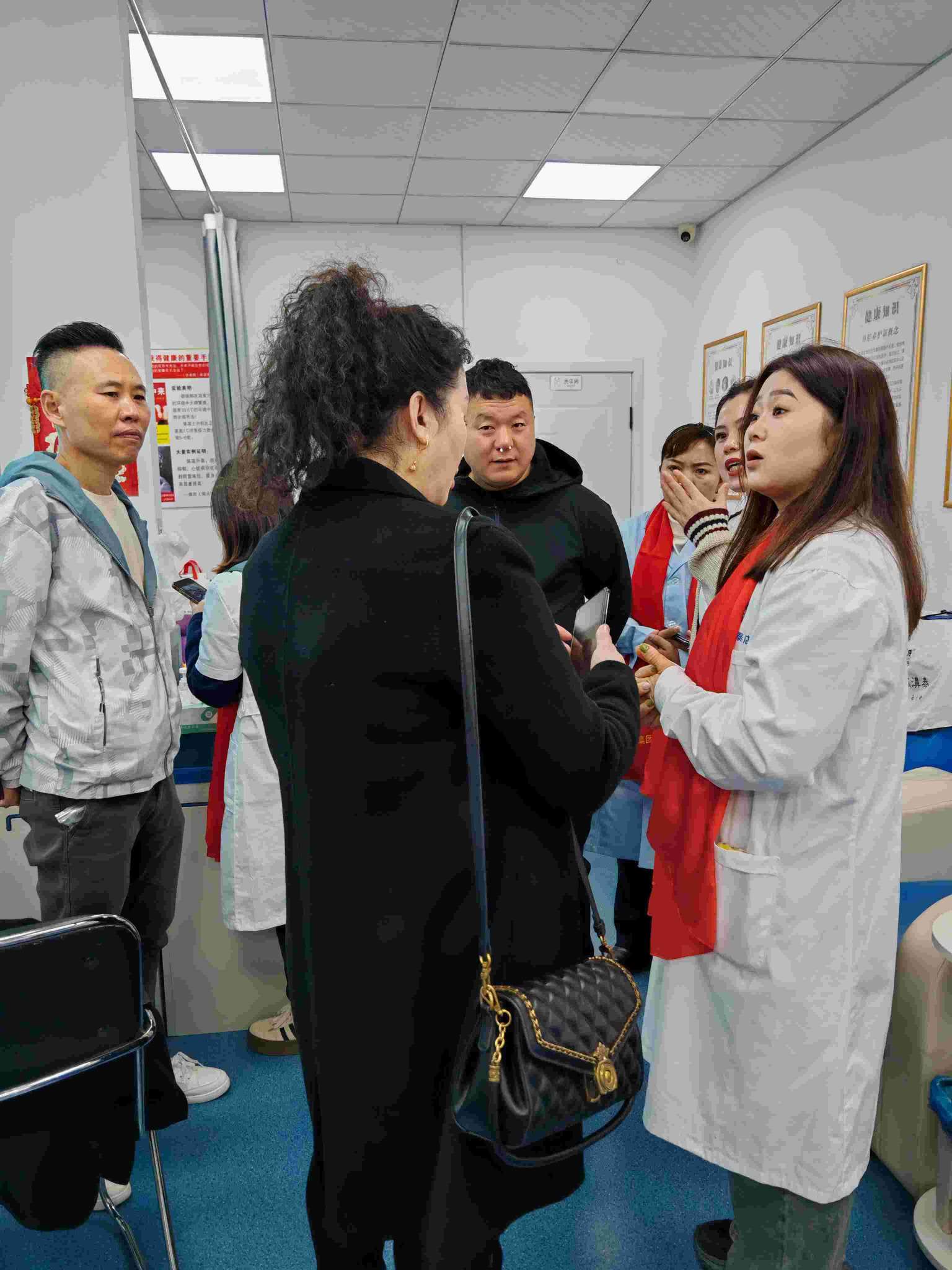  2024高峰论坛之实体店参观